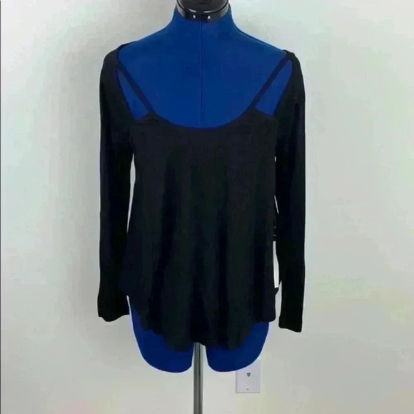 🆕 NWT Lira black tunic w/cut outs size M - Picture 1 of 10